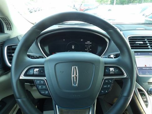 Used 2020 Lincoln Nautilus Reserve w/ Equipment Group 201A FWD image 17
