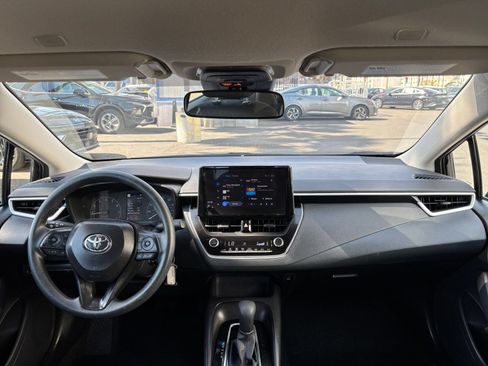 Used 2025 Toyota Corolla LE FWD image 31