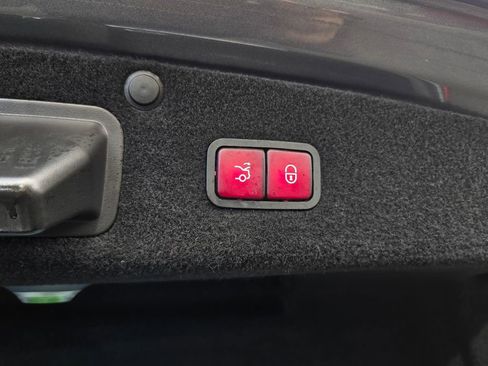 Used 2019 Mercedes-Benz S 560 Sedan image 44