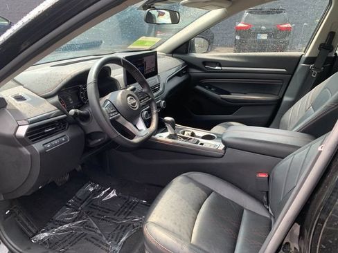 Used 2023 Nissan Altima 2.5 SR w/ SR Premium Package AWD/4WD image 10