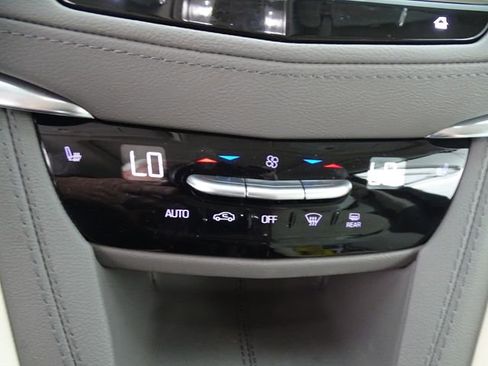 Certified 2023 Cadillac XT5 Premium Luxury FWD image 12