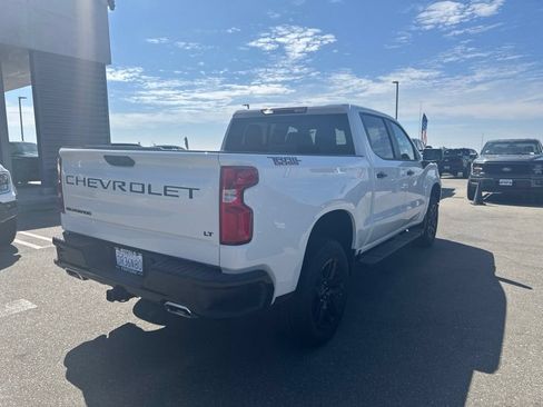 Used 2026 Chevrolet Silverado 1500 LT Trail Boss w/ LT Trail Boss Premium Package AWD/4WD image 9