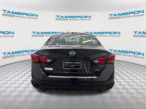 Used 2023 Nissan Altima 2.5 SV w/ SV Premium Package image 4