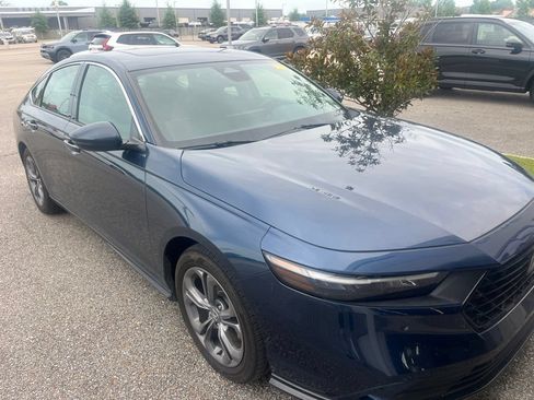 Used 2024 Honda Accord EX-L image 2