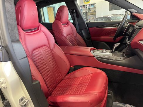 Used 2022 Maserati Levante Modena AWD/4WD image 40