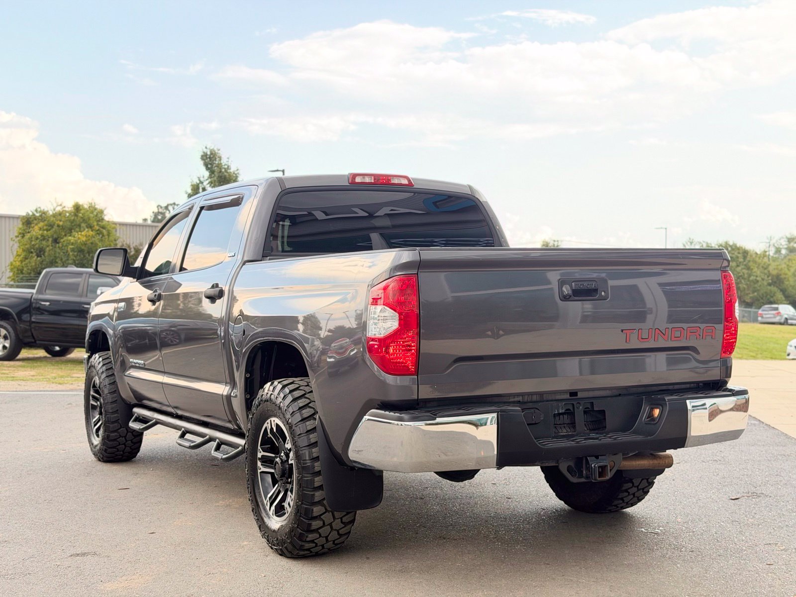 Used 2015 Toyota Tundra SR5 w/ SR5 Upgrade Package RWD image 13