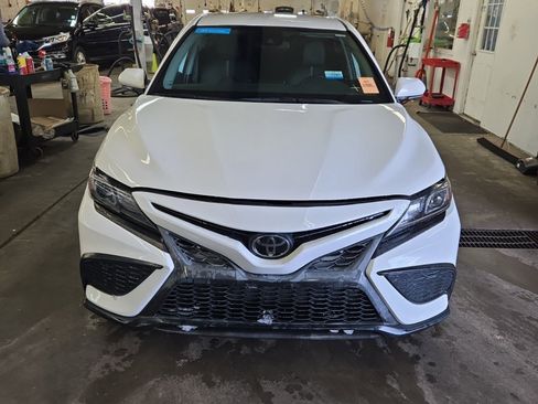 Used 2023 Toyota Camry SE image 4