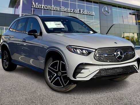 Used 2026 Mercedes-Benz GLC 300 4MATIC image 1