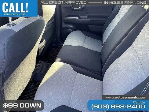 Used 2021 Toyota Tacoma TRD Off-Road w/ Technology Package AWD/4WD image 28