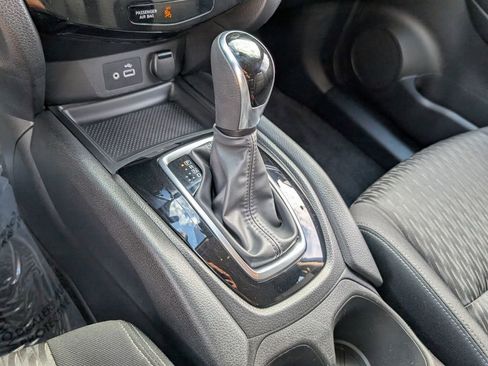 Used 2019 Nissan Rogue S image 25