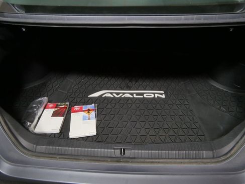 Used 2019 Toyota Avalon XSE w/ All Weather Liner Package FWD image 7
