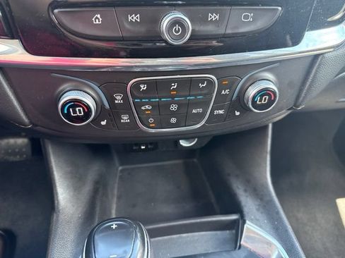Used 2018 Chevrolet Traverse LT w/ LPO, Floor Liner Package AWD/4WD image 24