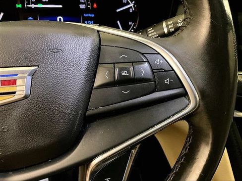 Used 2018 Cadillac XT5 Luxury w/ Driver Awareness Package AWD/4WD image 19