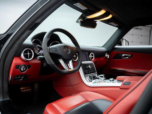 Used 2012 Mercedes-Benz SLS AMG Coupe image 2