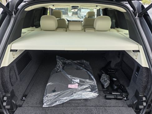 New 2026 Land Rover Range Rover SE image 14