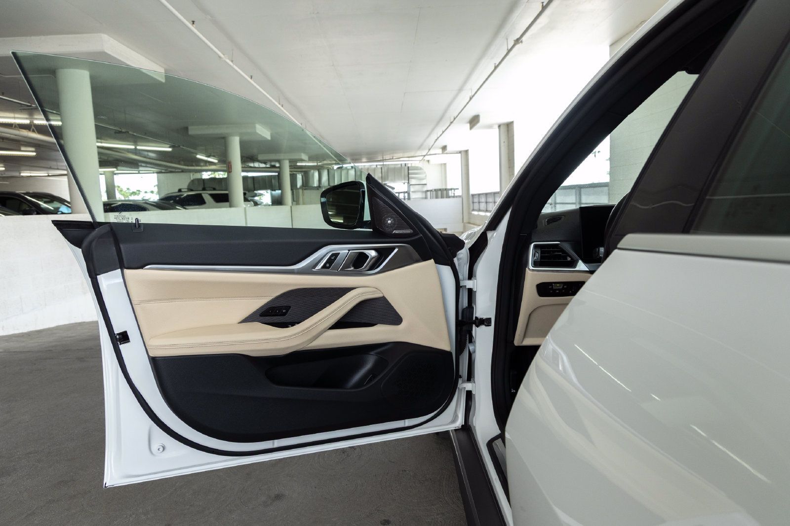 Used 2023 BMW i4 eDrive40 w/ Premium Package RWD image 13