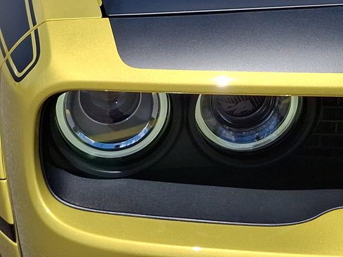 Used 2021 Dodge Challenger R/T Scat Pack RWD image 9