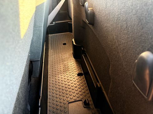 Used 2004 Dodge Ram 1500 Truck ST w/ ST Value Group image 28