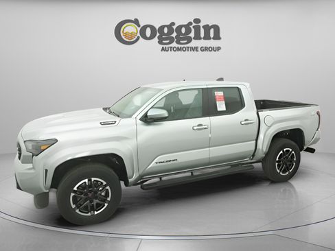 New 2025 Toyota Tacoma TRD Sport AWD/4WD image 6