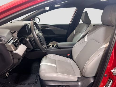 Used 2025 Toyota Camry SE w/ Convenience Package FWD image 17