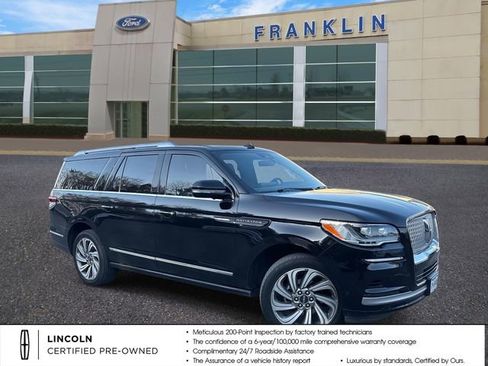 Used 2022 Lincoln Navigator L Reserve image 1