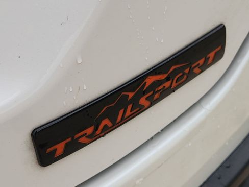 Used 2025 Honda Pilot TrailSport image 10