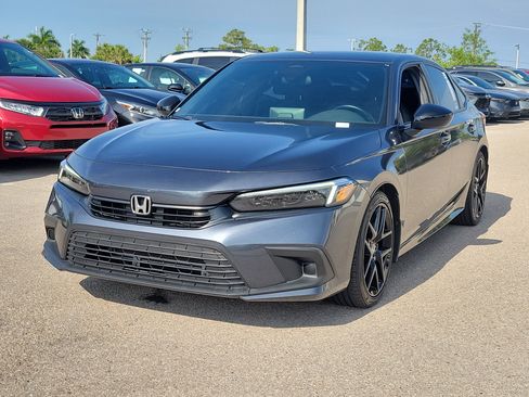 Used 2023 Honda Civic Sport image 3