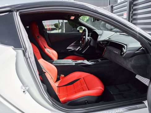 Used 2025 Ferrari 12Cilindri RWD image 26