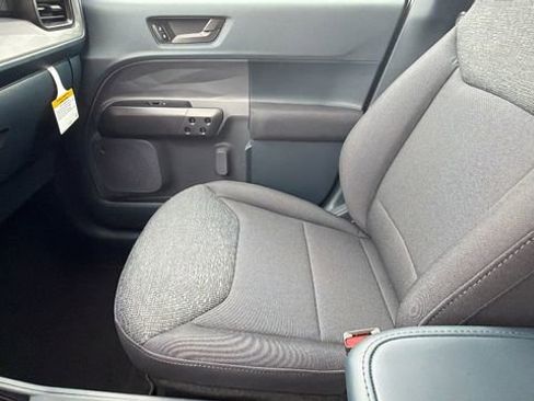 New 2025 Ford Maverick XL image 23