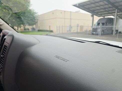 Used 2017 Nissan NV 2500 SV w/ Technology Package image 29