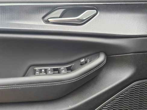 New 2025 Jeep Grand Cherokee Laredo image 17