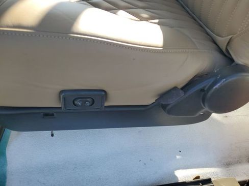 Used 1996 Ford Bronco XLT AWD/4WD image 7