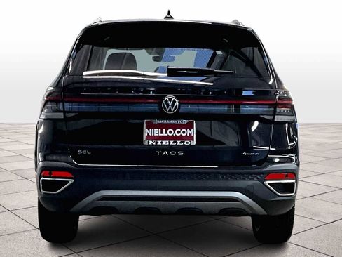 New 2026 Volkswagen Taos SEL image 6