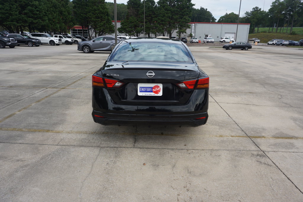 Used 2023 Nissan Altima 2.5 S FWD image 19