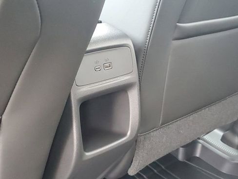 Certified 2025 Buick Envista Sport Touring FWD image 28
