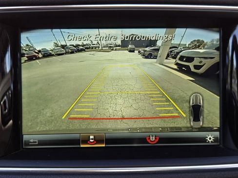 Used 2020 Mercedes-Benz SL 550 image 28