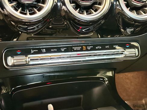 Used 2023 Mercedes-Benz CLA 250 image 10