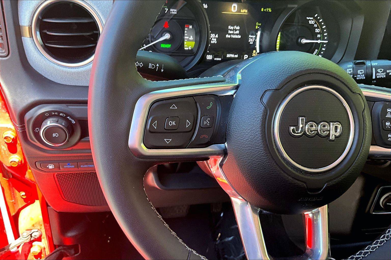 Certified 2025 Jeep Wrangler Unlimited Sahara AWD/4WD image 18