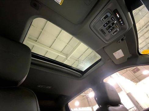 Used 2023 GMC Sierra 3500 Denali w/ Denali Ultimate Package image 13