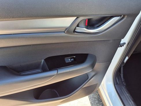 Used 2020 MAZDA CX-5 Sport FWD image 17