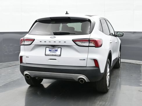 Used 2020 Ford Escape SE AWD/4WD image 3