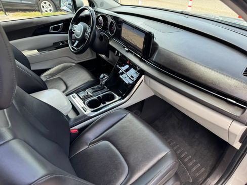 Used 2022 Kia Carnival SX FWD image 25