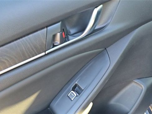Used 2021 Honda Accord EX-L image 17