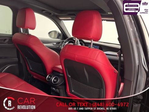Used 2022 Alfa Romeo Stelvio Veloce image 43