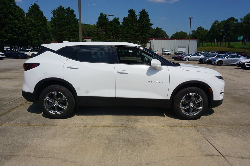 Used 2024 Chevrolet Blazer LT FWD image 20