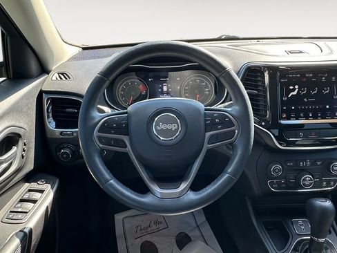 Used 2019 Jeep Cherokee Limited w/ Luxury Group FWD image 12
