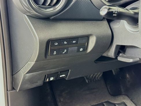 Used 2021 Nissan Kicks S FWD image 10