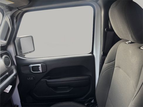 Used 2021 Jeep Gladiator Sport image 18