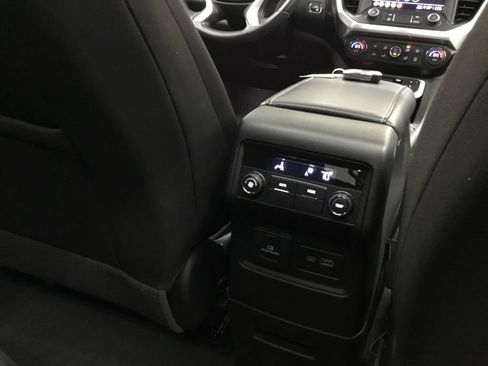 Used 2023 GMC Acadia SLE w/ Driver Convenience Package image 23