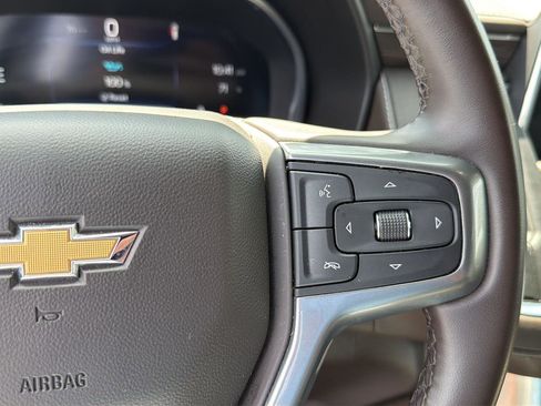 Used 2024 Chevrolet Suburban LT RWD image 23
